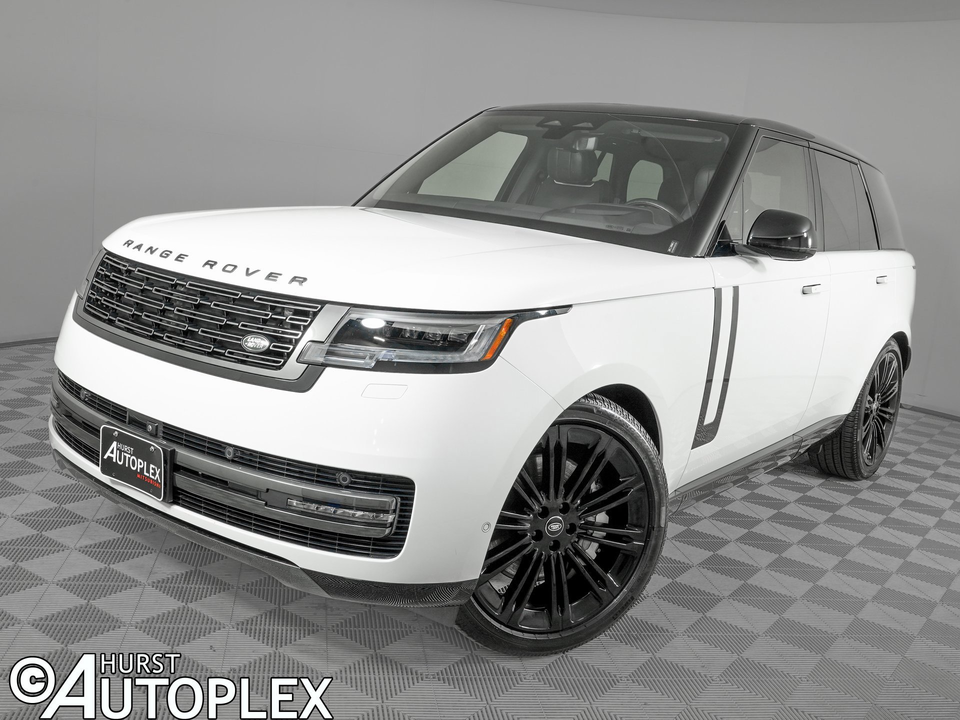 Used 2025 Land Rover Range Rover SE