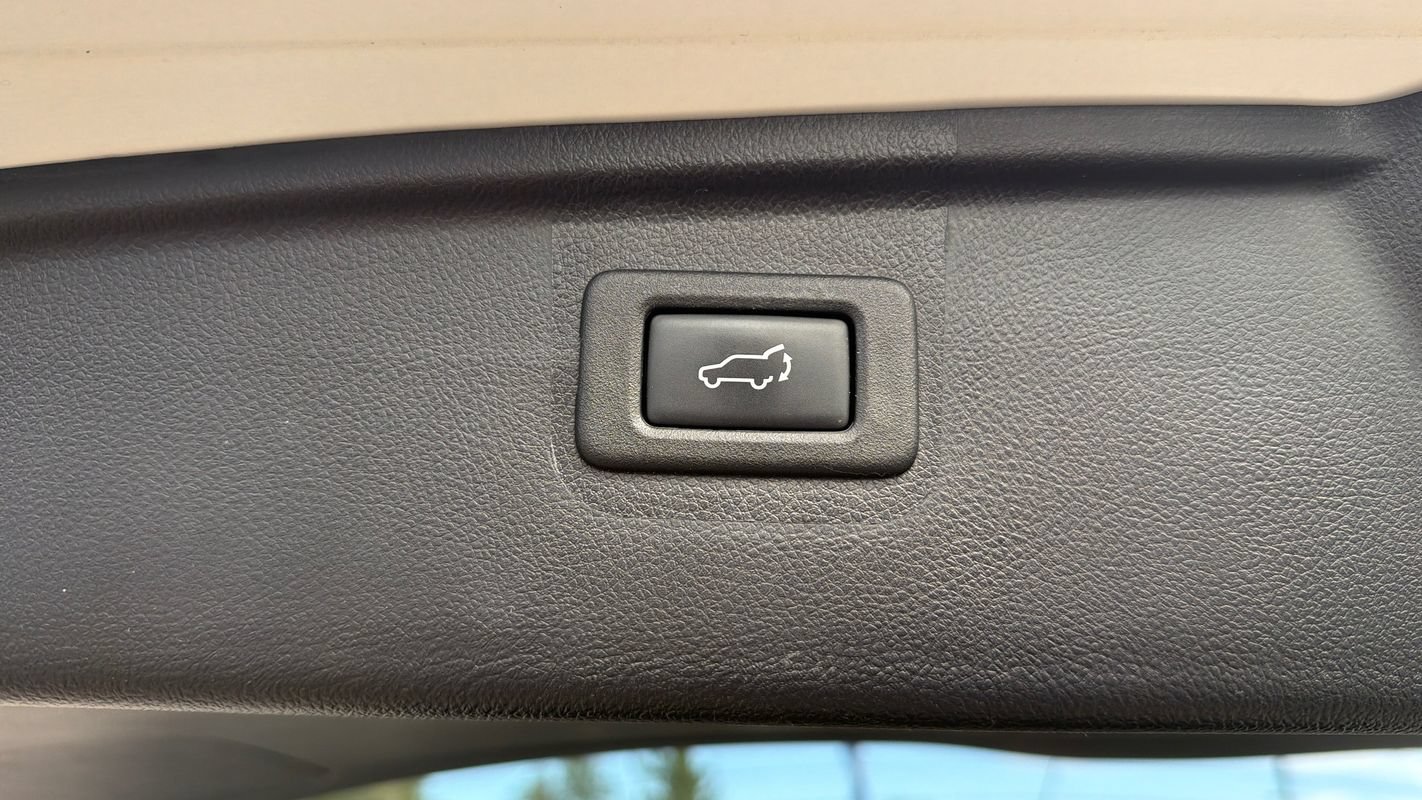 Used 2016 Subaru Outback 2.5i Limited AWD/4WD image 26