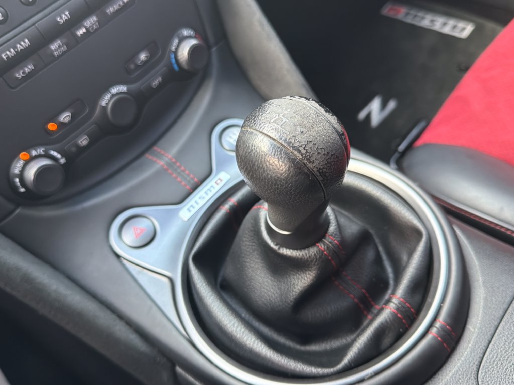 Used 2019 Nissan 370Z NISMO RWD image 27