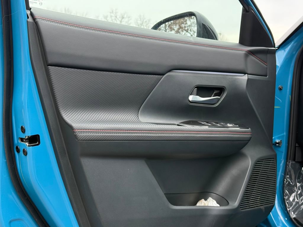 New 2026 Nissan Kicks SR w/ SR Premium Package image 23