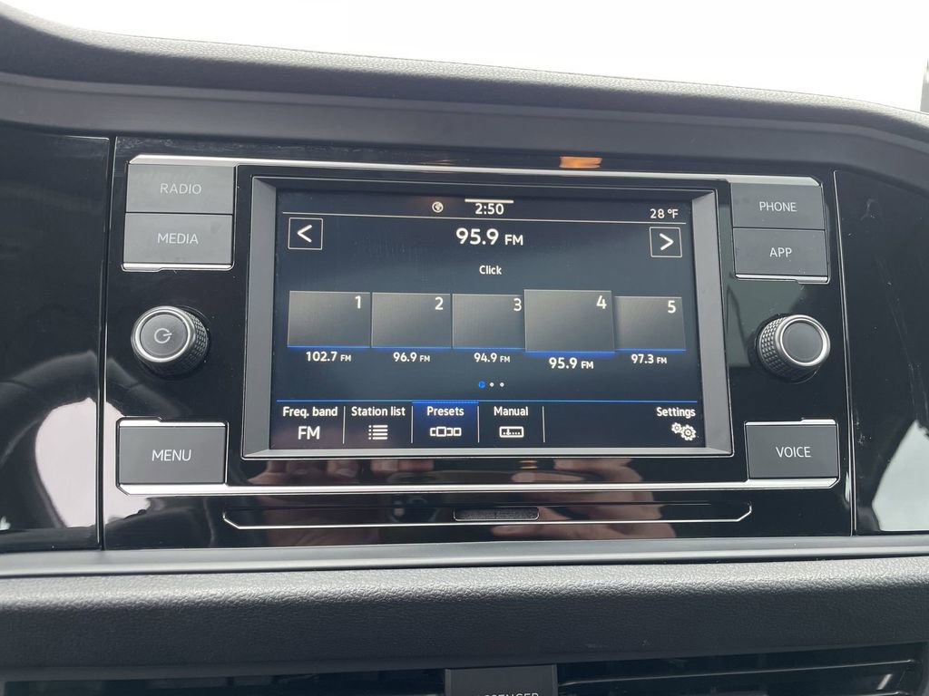Certified 2021 Volkswagen Jetta SE image 11