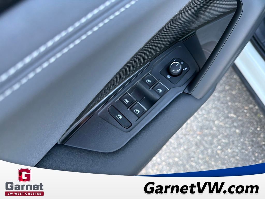 New 2026 Volkswagen Tiguan SE R-Line image 11