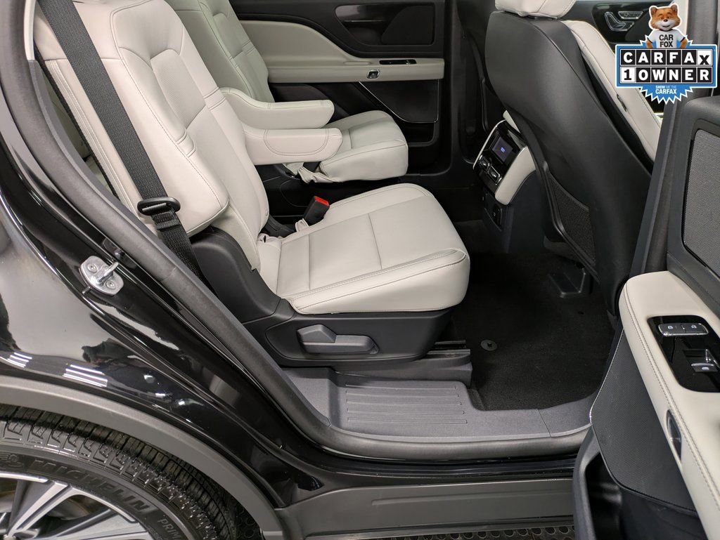 Certified 2025 Lincoln Aviator AWD image 26