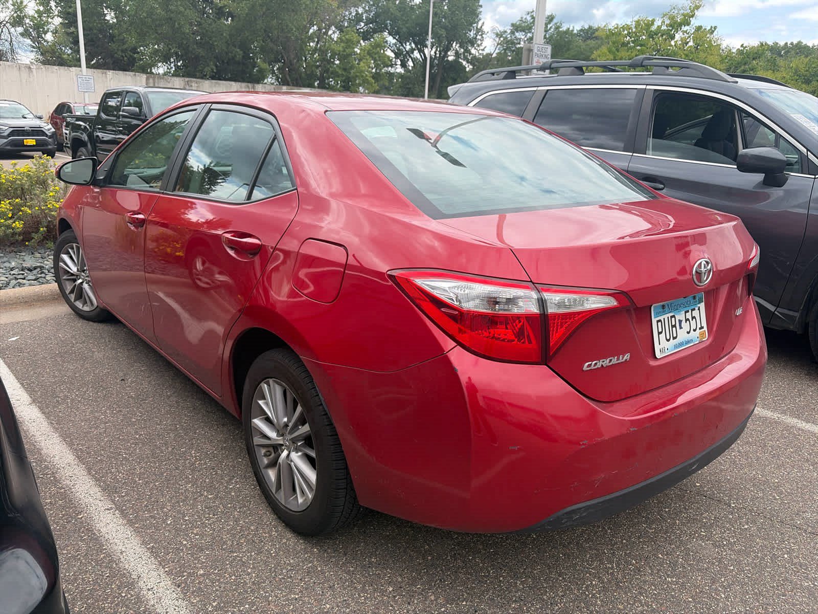 Used 2015 Toyota Corolla LE FWD image 3