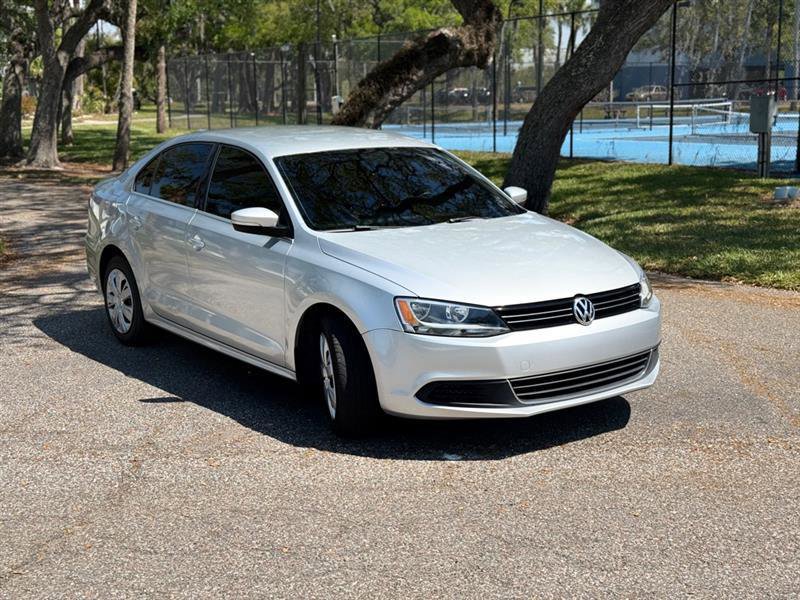 Used 2013 Volkswagen Jetta SE FWD image 6