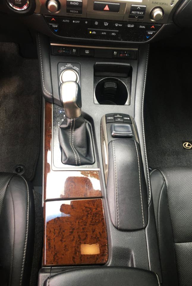 Used 2016 Lexus ES 350 w/ Luxury Package w/Wood Trim FWD image 32