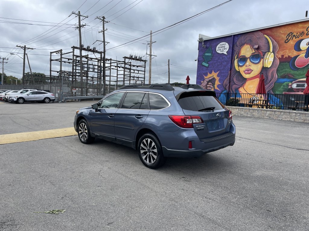 Used 2016 Subaru Outback 2.5i Limited AWD/4WD image 3