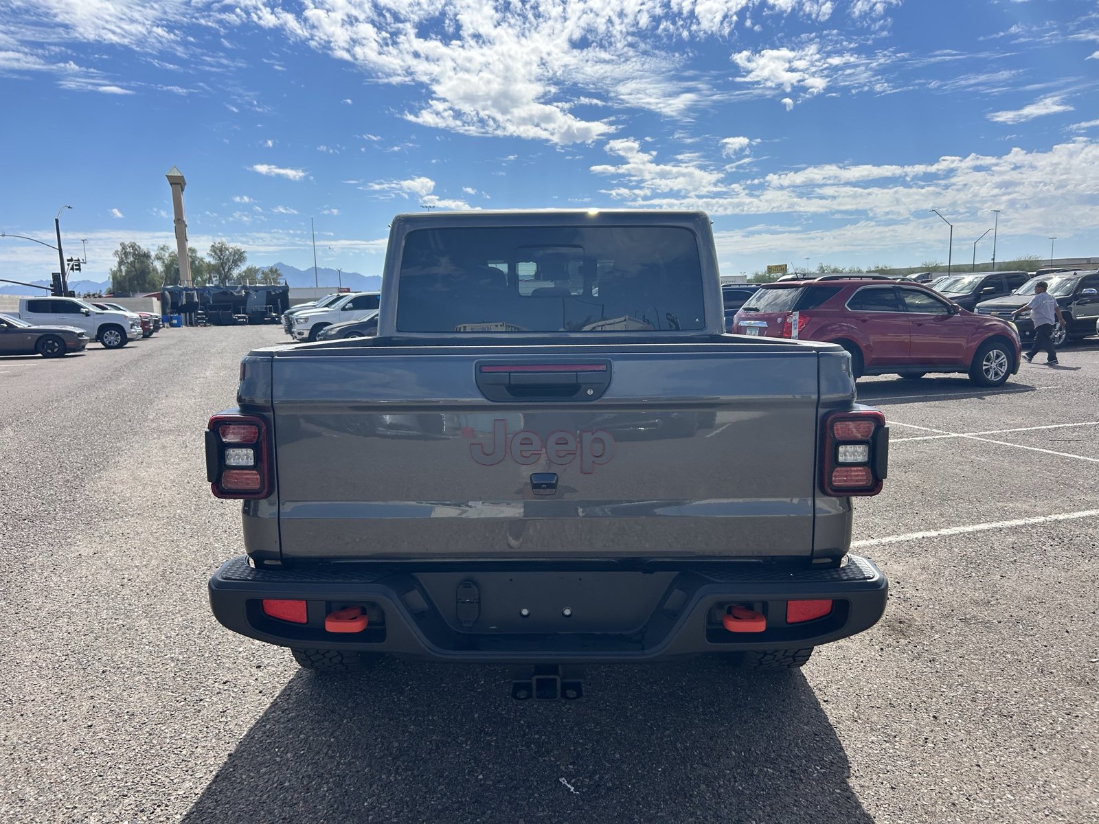 Used 2025 Jeep Gladiator Mojave w/ Convenience Group AWD/4WD image 4