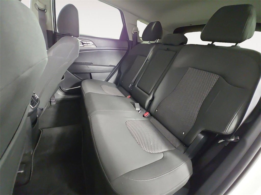 Used 2023 Kia Sportage LX image 13