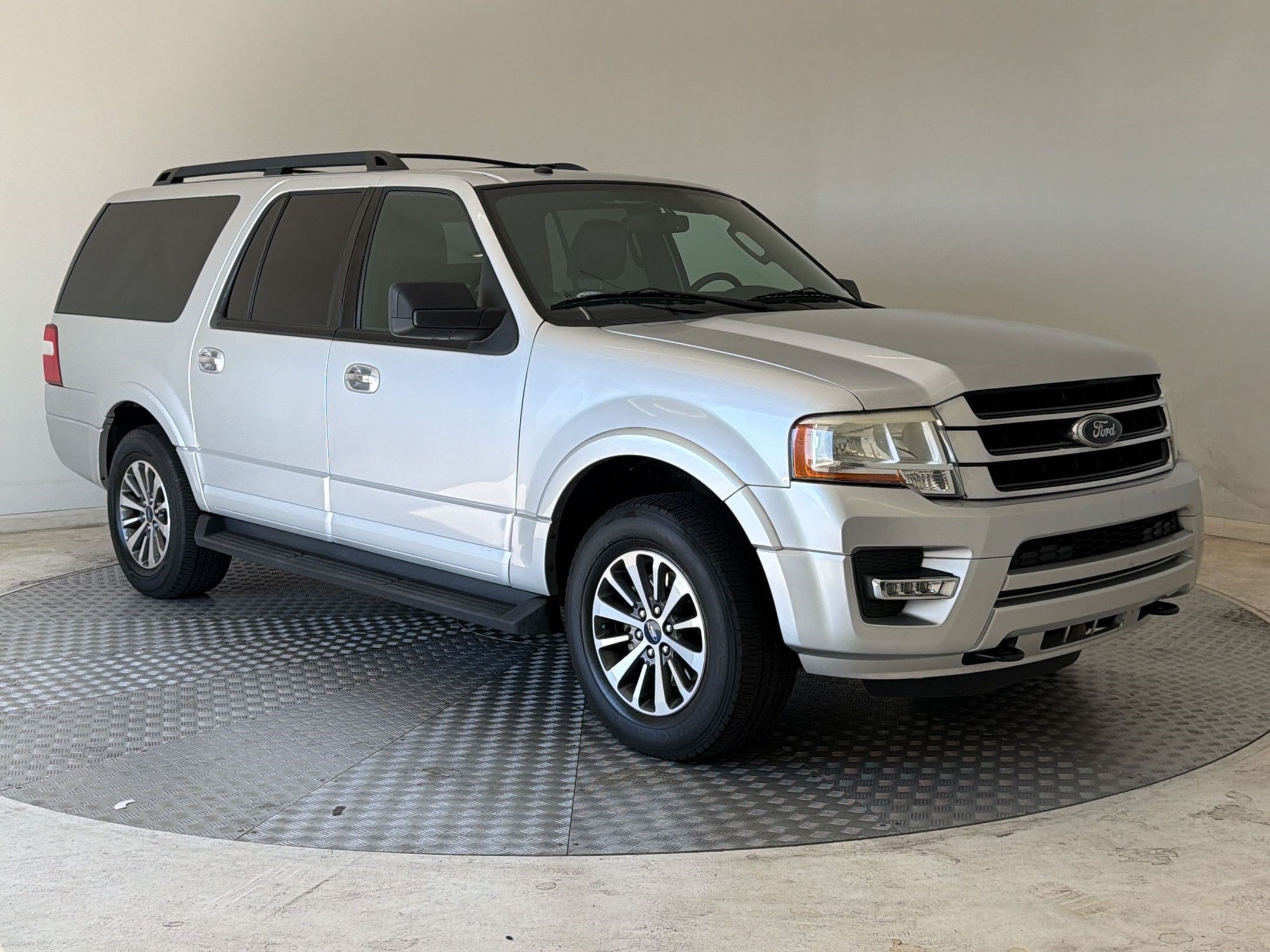 Used 2016 Ford Expedition EL XLT w/ Equipment Group 202A AWD/4WD image 7