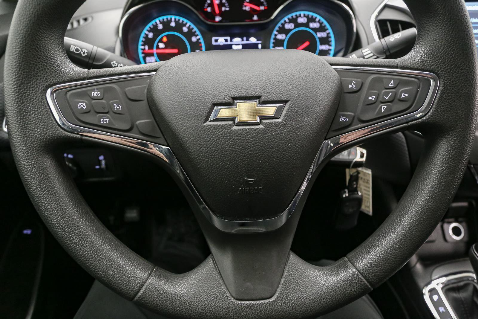 Used 2018 Chevrolet Cruze LT image 30