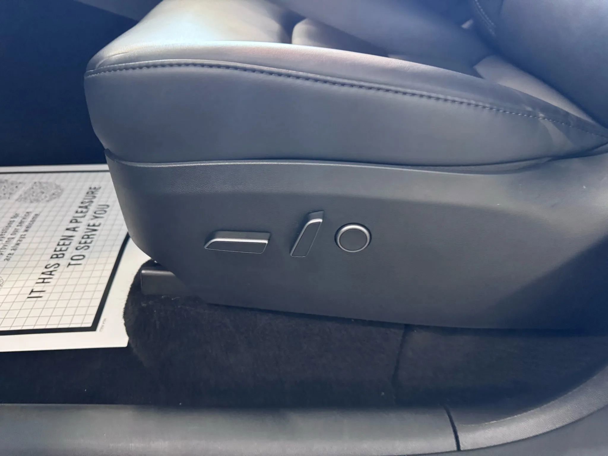 Used 2023 Tesla Model Y Long Range image 9