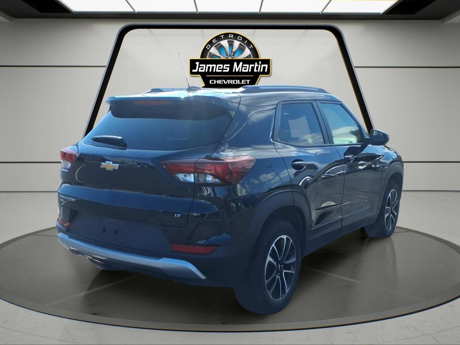 Used 2025 Chevrolet TrailBlazer LT AWD/4WD image 4