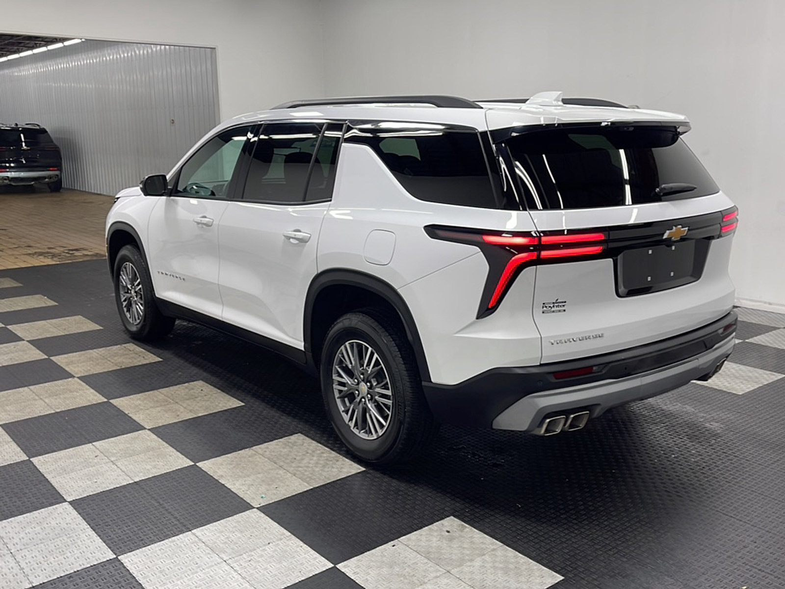 Used 2026 Chevrolet Traverse LT w/ Driver Confidence Package FWD image 17