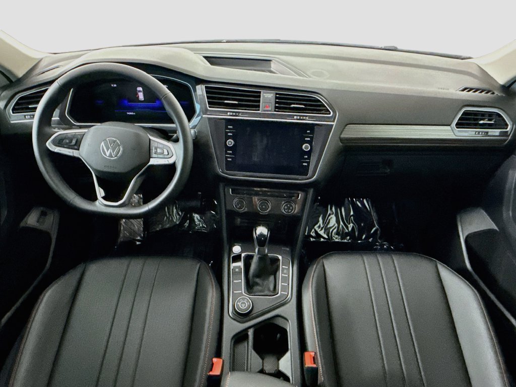 Used 2024 Volkswagen Tiguan Wolfsburg Edition AWD/4WD image 13