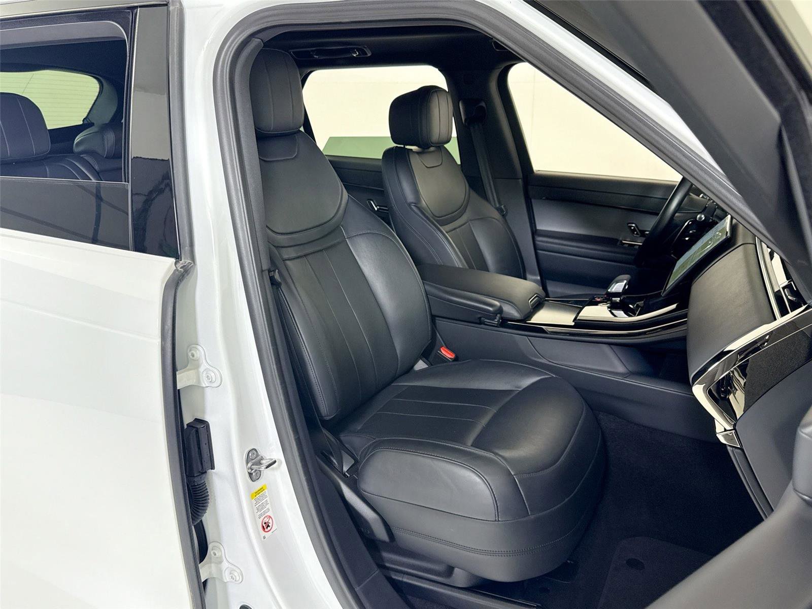 Used 2024 Land Rover Range Rover Sport Dynamic SE image 40