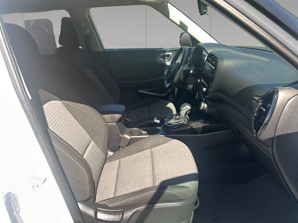 Used 2022 Kia Soul GT-Line FWD image 17
