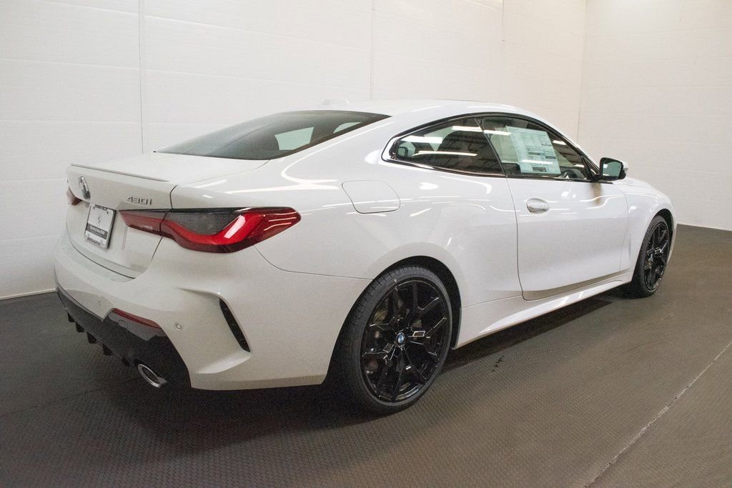 New 2026 BMW 430i xDrive Coupe w/ M Sport Package AWD/4WD image 4
