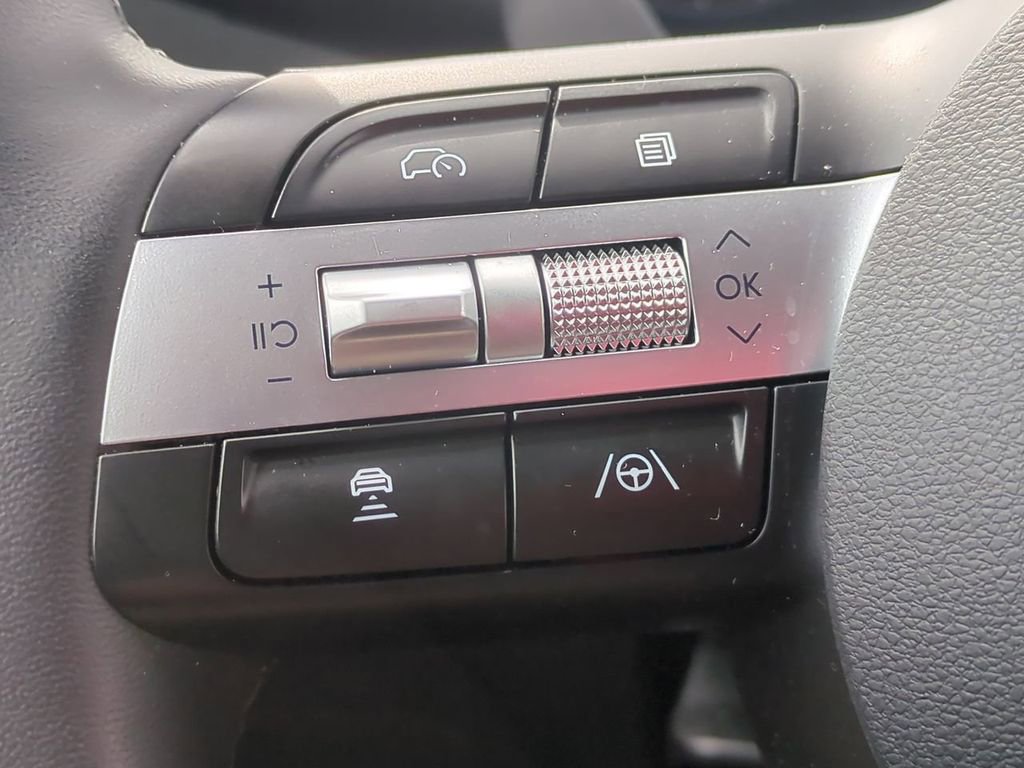Certified 2025 Hyundai Tucson SEL AWD/4WD image 14