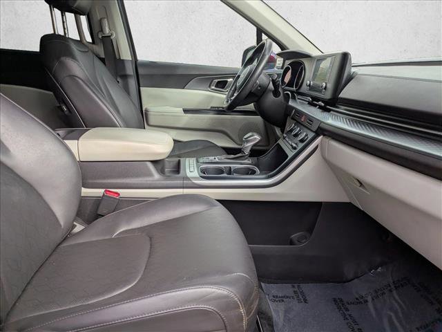Used 2024 Kia Carnival LX image 29