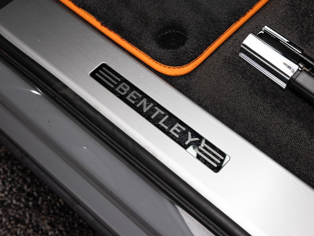 Used 2024 Bentley Bentayga Extended Wheelbase AWD/4WD image 32