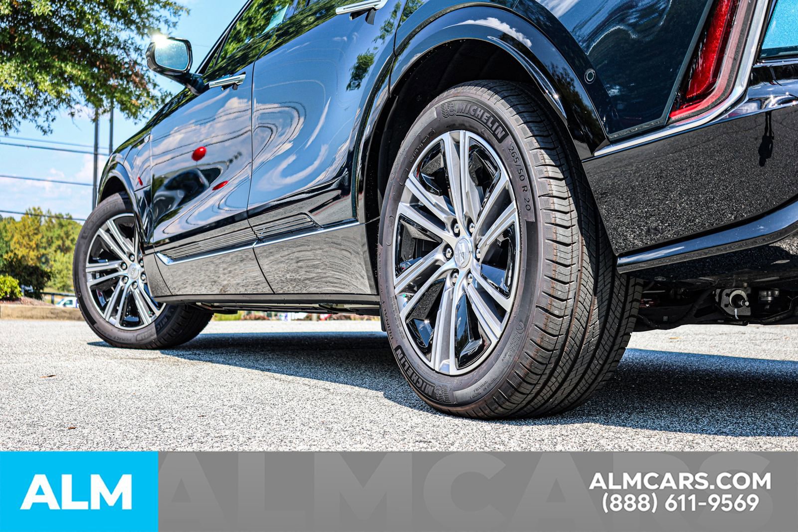 Used 2025 Cadillac Lyriq Luxury image 16