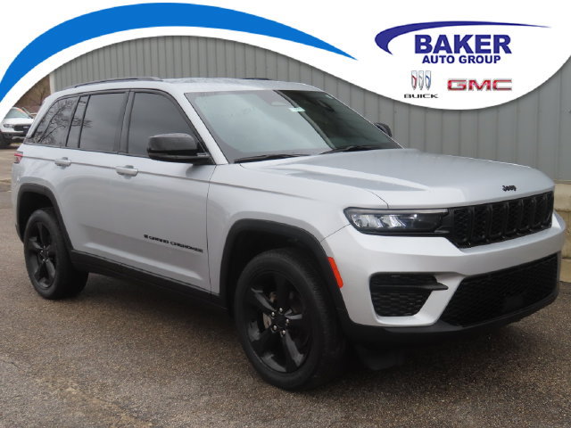 Used 2023 Jeep Grand Cherokee Altitude AWD/4WD image 1