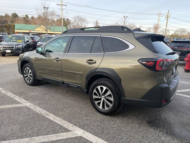 Used 2024 Subaru Outback Premium image 4