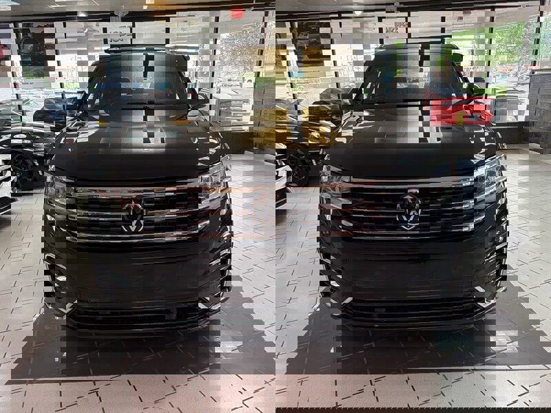 Used 2020 Volkswagen Atlas Cross Sport SEL R-Line AWD/4WD image 3