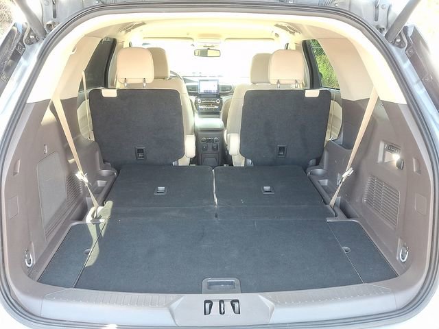 Used 2023 Ford Explorer Platinum w/ Class IV Trailer Tow Package RWD image 25