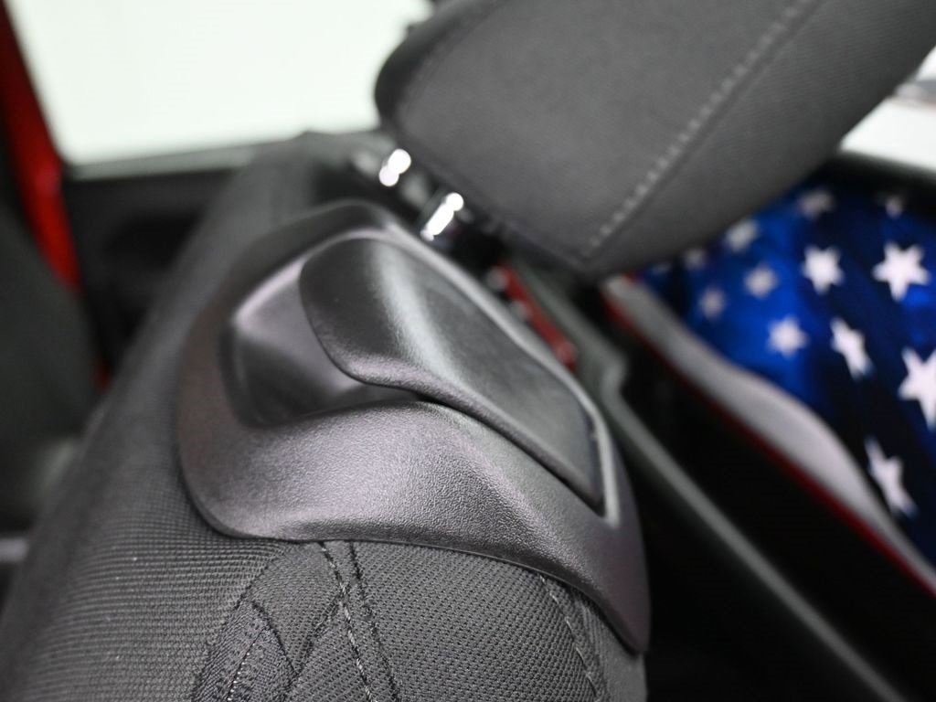 Used 2022 Jeep Wrangler Sport image 37