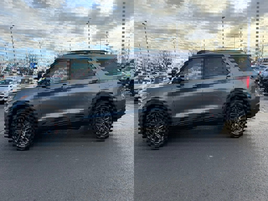 New 2026 Ford Explorer ST w/ Sun And Sound Package image 6