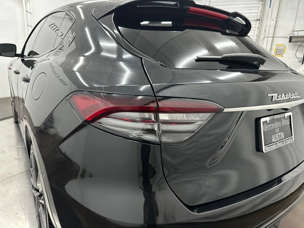Used 2022 Maserati Levante Trofeo AWD/4WD image 11