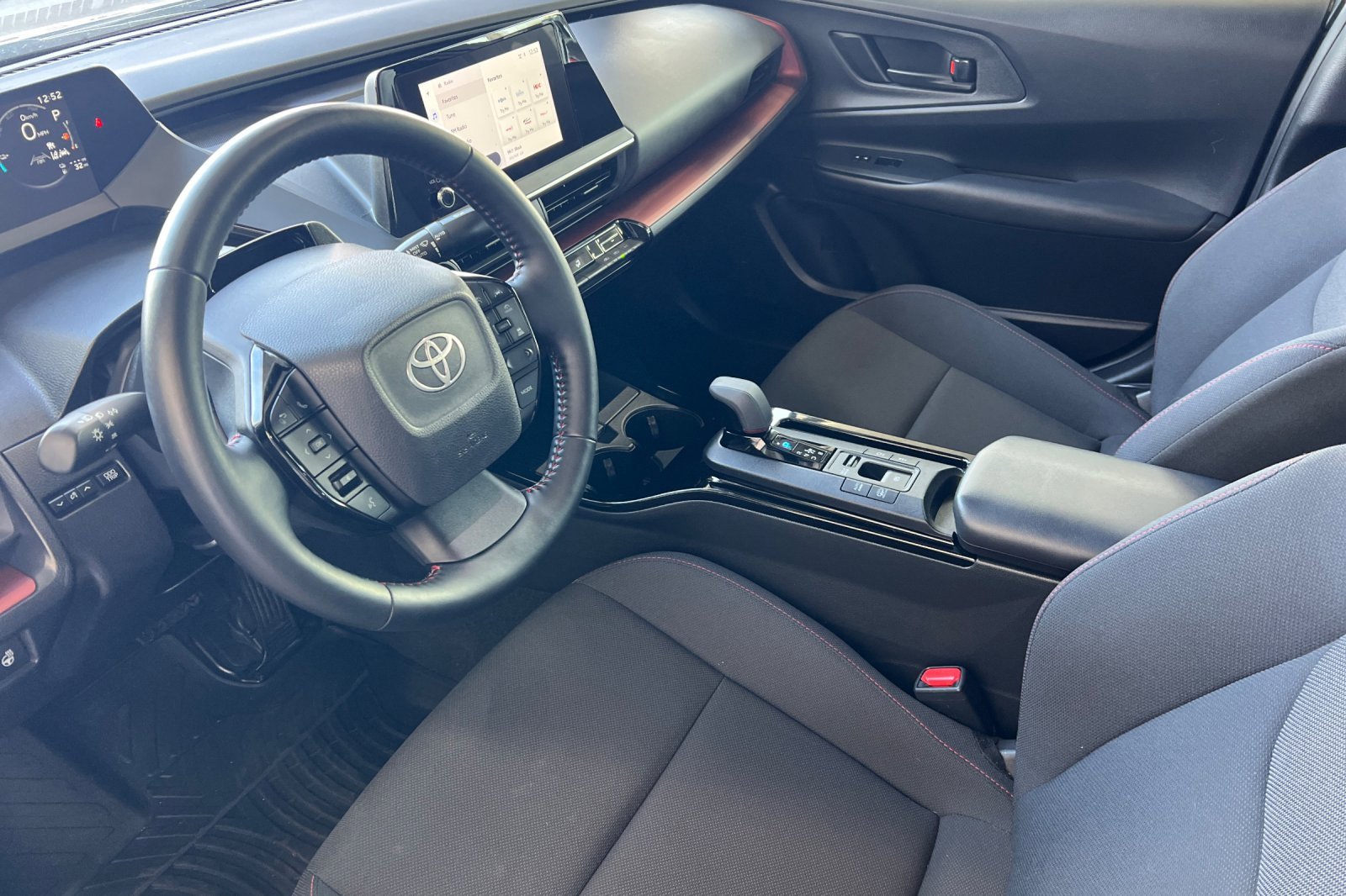 Certified 2024 Toyota Prius Prime SE image 7