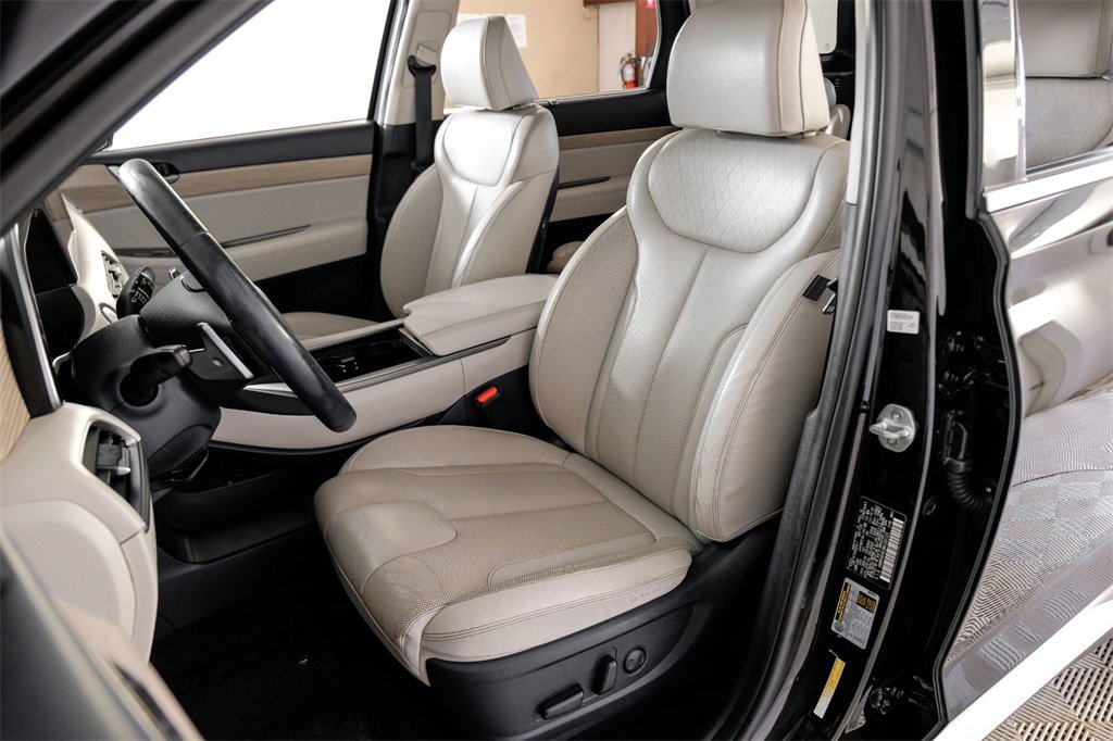 Used 2021 Hyundai Palisade SEL w/ Premium Package image 3