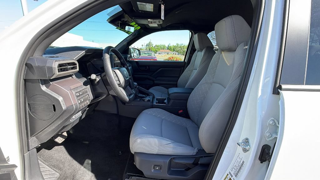 Used 2026 Toyota Tacoma SR5 AWD/4WD image 32