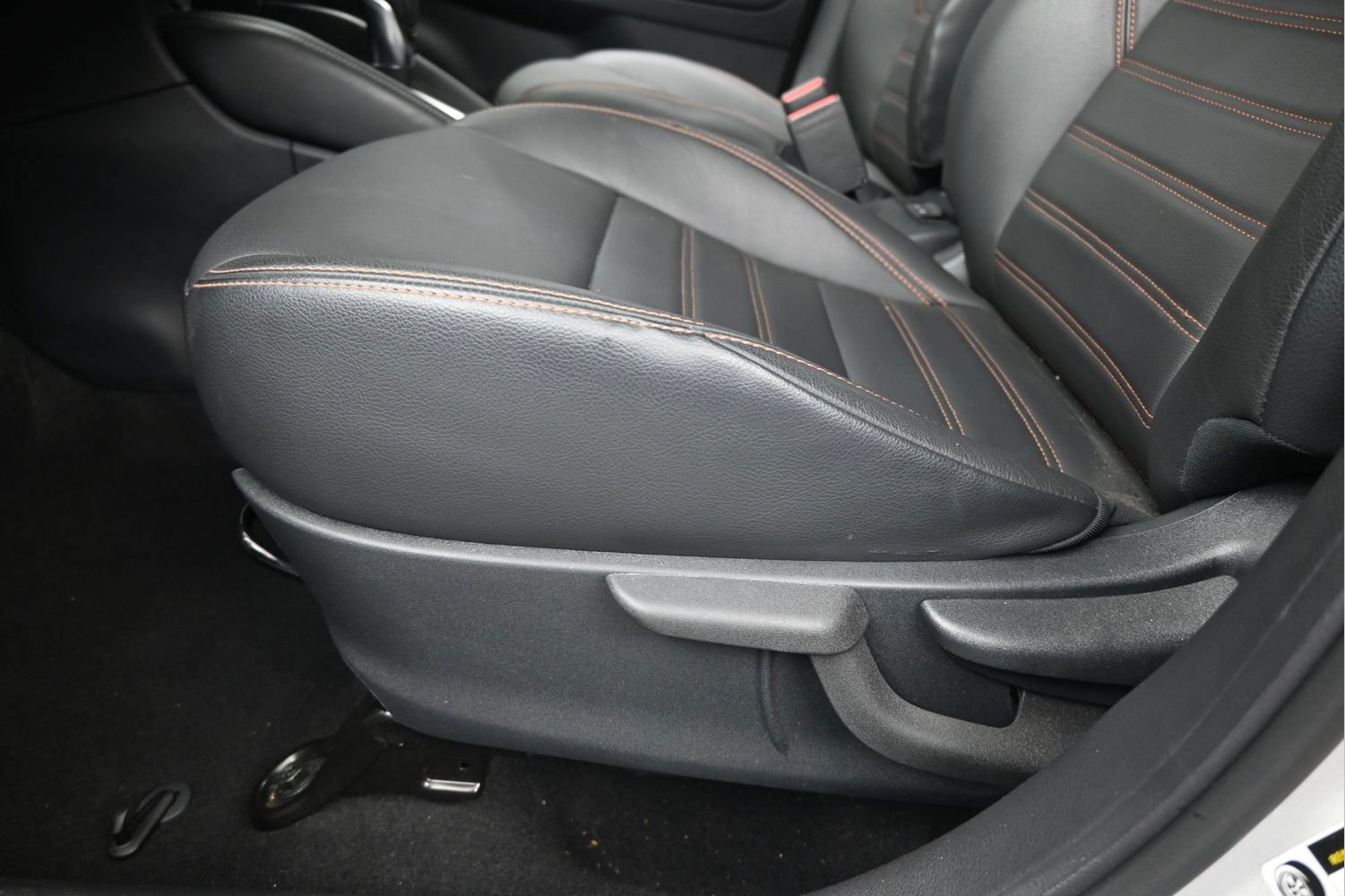 Certified 2020 Nissan Kicks SR w/ SR Premium Package FWD image 10