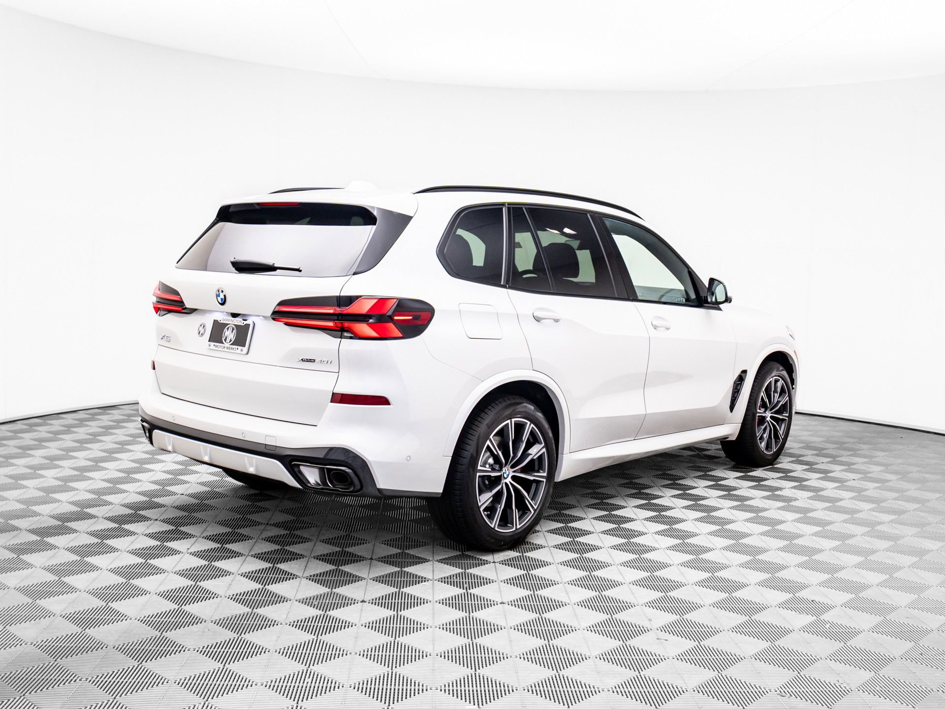 Used 2026 BMW X5 xDrive40i w/ M Sport Package AWD/4WD image 6