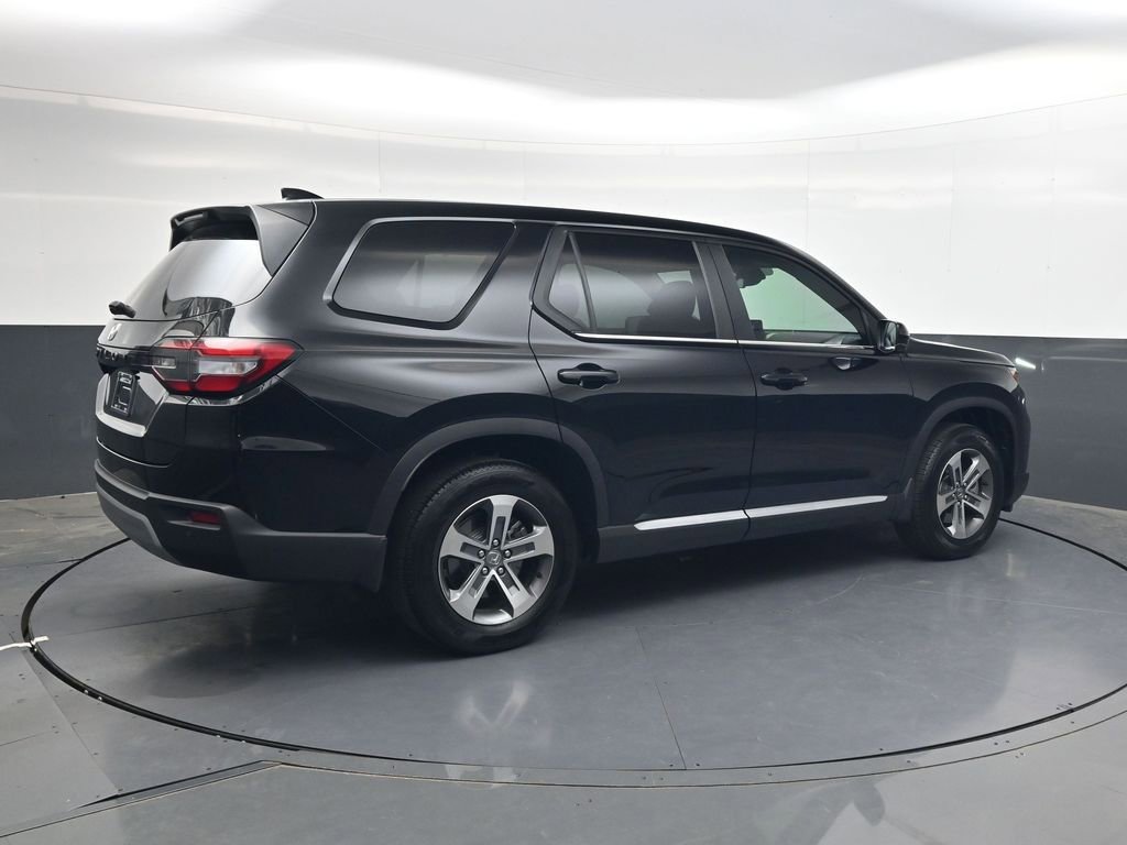 Certified 2025 Honda Pilot EX-L image 4