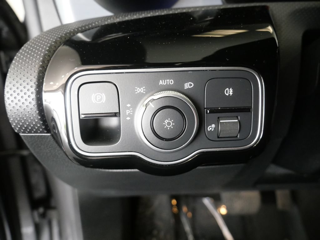 Used 2023 Mercedes-Benz CLA 250 4MATIC image 14