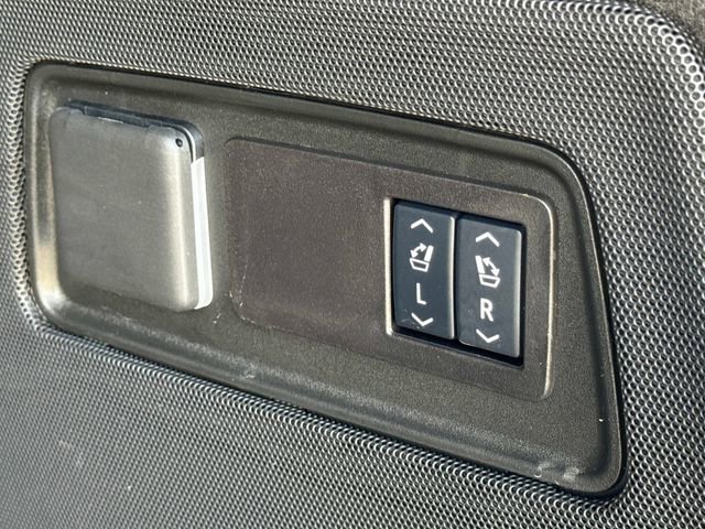 Certified 2025 Cadillac Escalade ESV Sport Platinum image 6