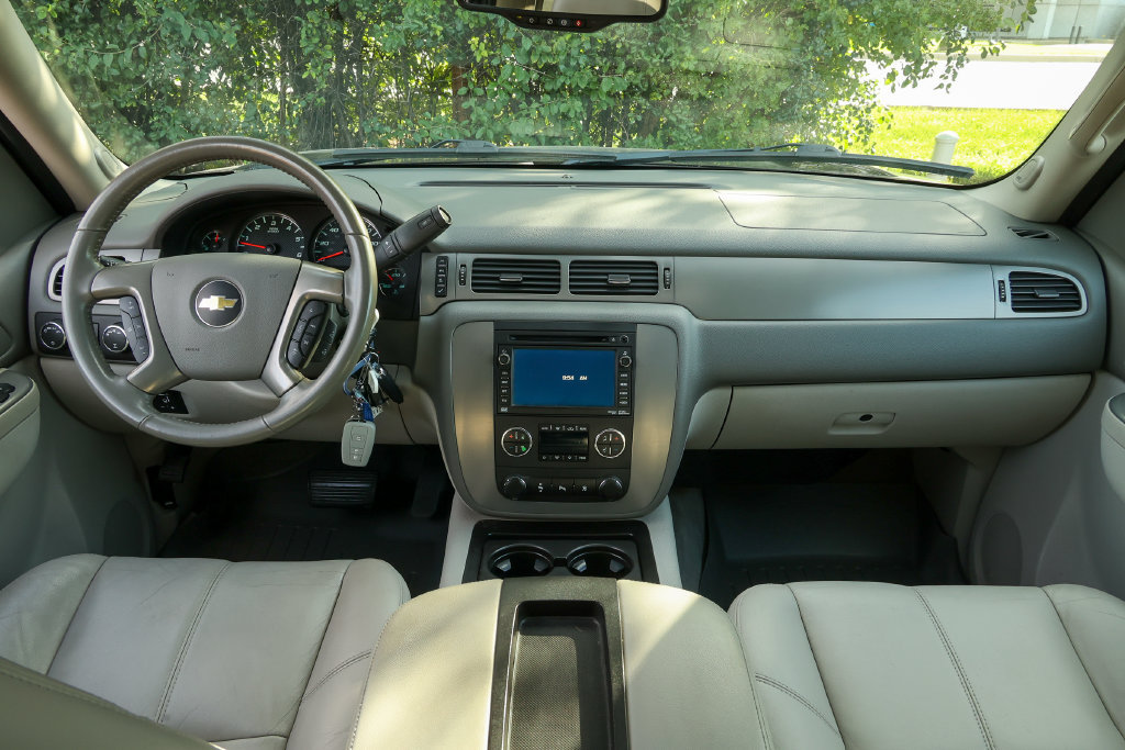 Used 2011 Chevrolet Suburban LT AWD/4WD image 6