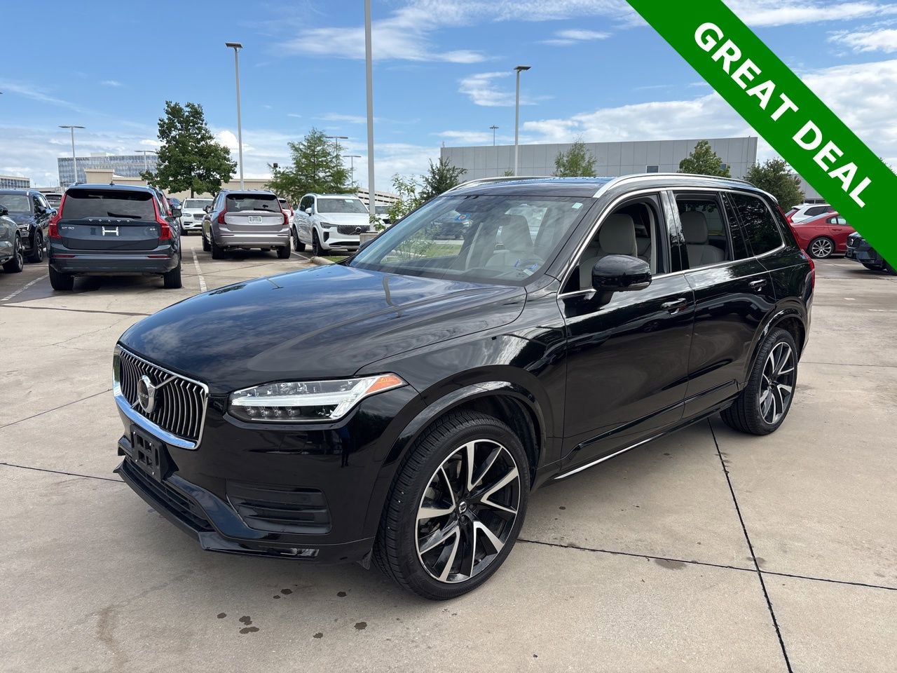 Used 2022 Volvo XC90 T6 Momentum w/ Advanced Package image 1