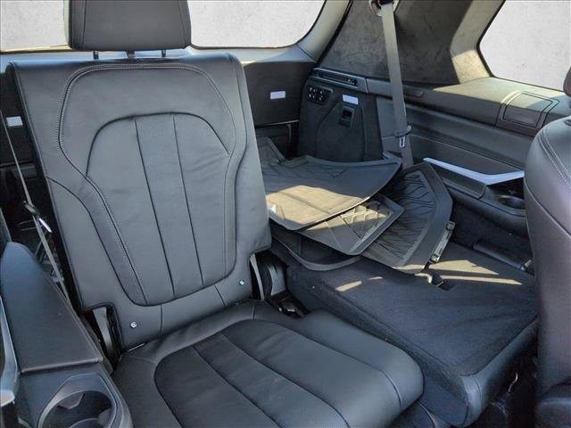 Used 2022 BMW X7 xDrive40i w/ M Sport Package AWD/4WD image 21