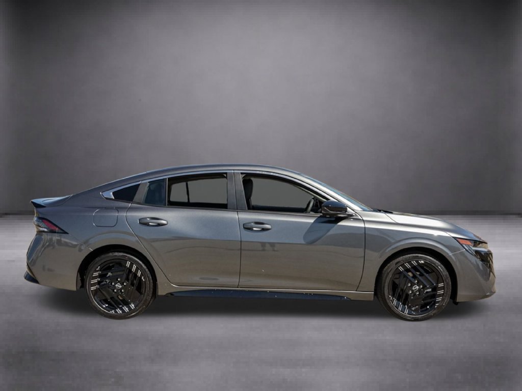 New 2027 Nissan Sentra SR FWD image 3