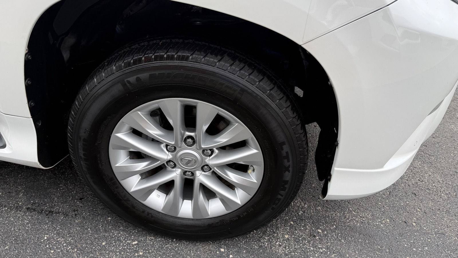 Used 2022 Lexus GX 460 Premium w/ Premium Plus Package AWD/4WD image 12