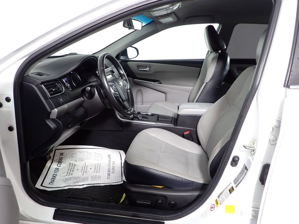 Used 2016 Toyota Camry SE image 18