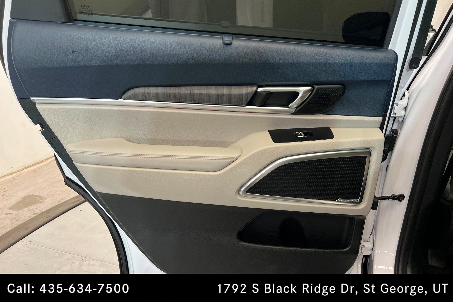 Used 2024 Kia Telluride SX w/ Towing Package AWD/4WD image 18