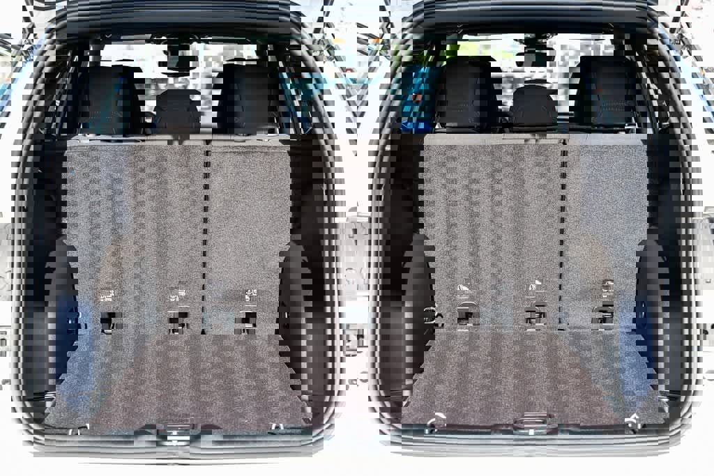 Used 2025 Jeep Compass Sport image 25