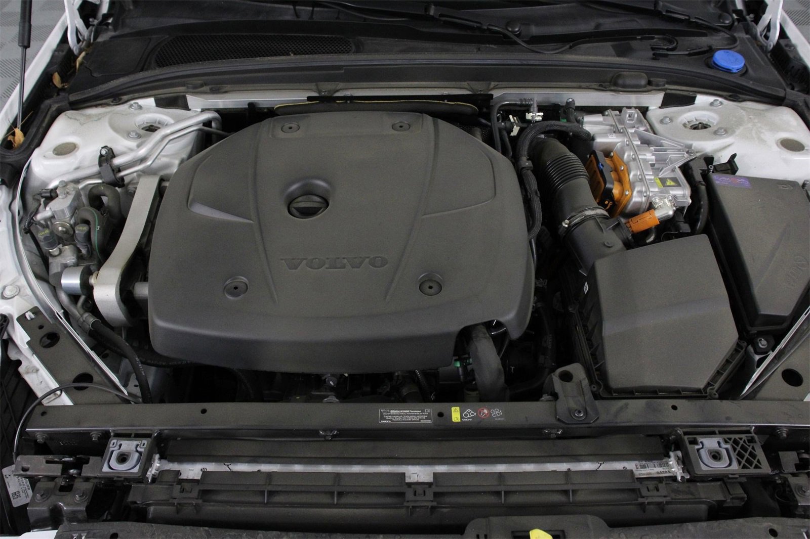 Certified 2025 Volvo S60 T8 Plus w/ Climate Package image 24